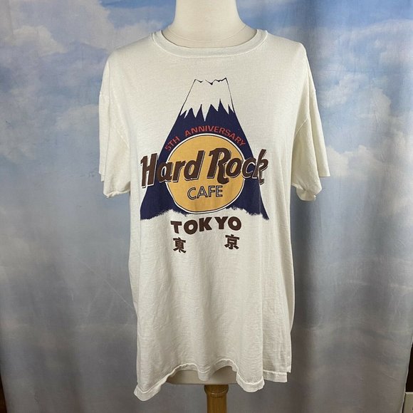 Vintage 1988 Hard Rock Cafe Tokyo 5th Anniversary White Graphic T-shirt Mt. Fuji